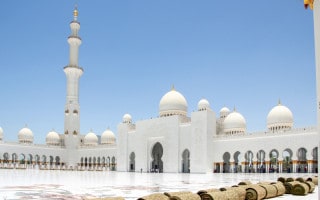 Sunny weather at the Sheikh Zayed Grand Mosque in Abu Dhabi