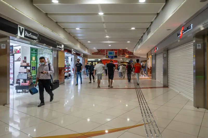 Shops at Sharaf DG Metro Station