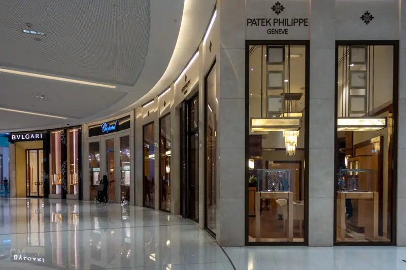 Jewellery stores at the Dubai Mall